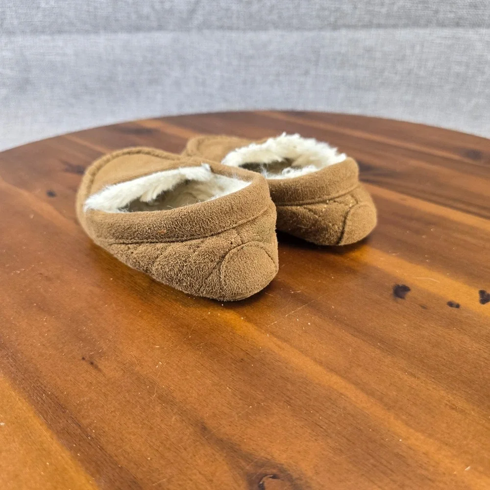 The Children's Place Brown Moccasin‎ Slippers Kids Size 6-7 Plush Lined